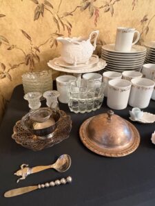 Johnson-Brothers-The-Friendly-Village-and-Heritage-Hall-China-Collection-second-image