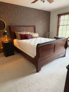 Queen-Size-Traditional-Wooden-Sleigh-Bed