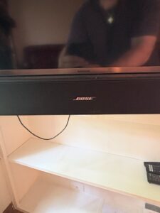 Samsung-Flat-Panel-Television-with-Bose-Soundbar-second-image