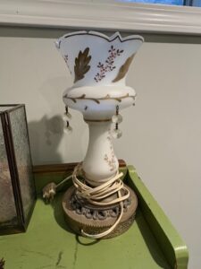 Victorian-Bohemian-Opaline-Milk-Glass-Table-Lamp-with-Crystal-Prisms