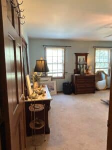 Victorian-Style-Brass-Tabletop-Easel