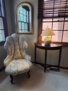 Victorian-Style-Shell-Back-Slipper-Chair-with-Cabriole-Legs