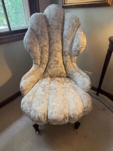 Victorian-Style-Shell-Back-Slipper-Chair-with-Cabriole-Legs-second-image
