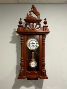 Vintage-RA-Walnut-Regulator-Wall-Clock-with-Horse-Finial