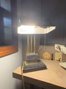 Vintage-Robert-Sonneman-Style-Bankers-Desk-Lamp-with-Marble-Base