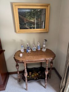 Vintage-Toleware-Tray-Top-Accent-Table-with-Turned-Legs