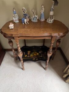 Vintage-Toleware-Tray-Top-Accent-Table-with-Turned-Legs-second-image