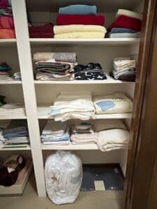 Assorted-Household-Linens-and-Bedding-Collection-third-image