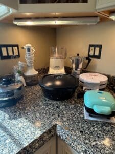 Assorted-Small-Kitchen-Appliance-Collection
