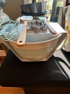 The-Bakeshop-by-Masterclass-Christmas-Holiday-Mixing-Bowl-Utensil-Set