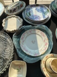 Vintage-Haviland-Limoges-Porcelain-Plate-with-Pink-Roses-and-Gold-Trim