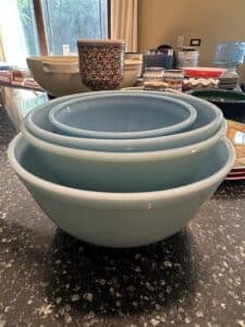 Vintage-Pyrex-Delphite-Blue-Mixing-Bowls-Set-of