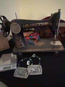 Vintage-Singer-Model-Red-Eye-Sewing-Machine