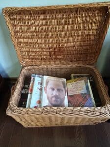Vintage-Wicker-Picnic-Basket-with-Lid-and-Books