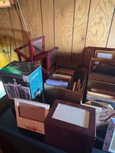 Assorted-Collection-of-Picture-Frames-1
