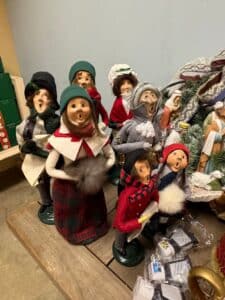 Byers-Choice-Carolers-Collection-1