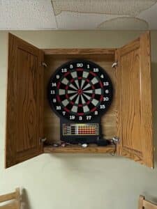 Challenger-Electronic-Dartboard-with-Oak-Cabinet