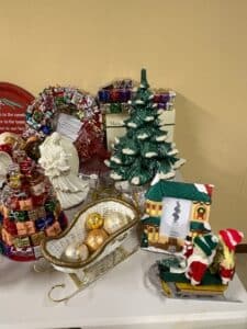 Estate-Sale-Christmas-Holiday-Decor-Collection-third-image-1