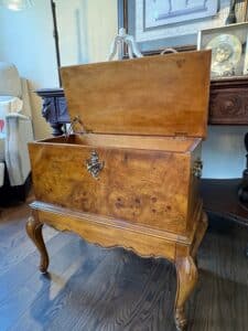 French-Provincial-Burl-Walnut-Blanket-Chest-by-Martinsville-fourth-image