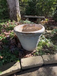 Garden-Statuary-Set-Three-Concrete-Planters-and-One-Curved-Bench-fourth-image