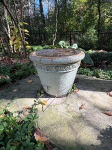 Garden-Statuary-Set-Three-Concrete-Planters-and-One-Curved-Bench-third-image