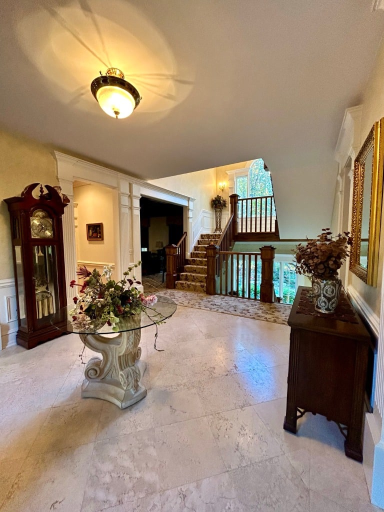 Blue Moon Estate Sales – St. Charles | Elegant Furniture, Home Décor & Everyday