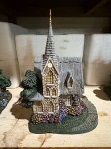 Hawthorne-Village-Thomas-Kinkade-Lamplight-Village-Collection-second-image