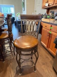 Hillsdale-Montello-Swivel-Bar-Stool