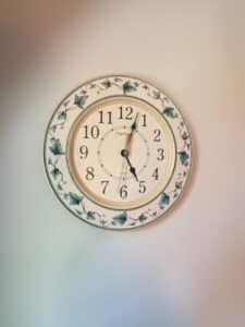 Ingraham-Ivy-Pattern-Wall-Clock
