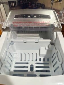 Insignia-Portable-Ice-Maker-third-image