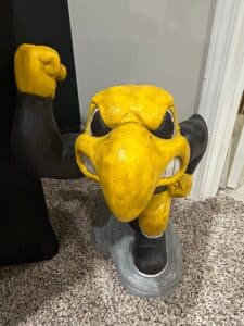 Iowa-Hawkeyes-Herky-Stone-College-Mascot-Statue