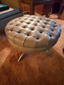 Kroehler-Avant-Designs-Tufted-Lounge-Chair-and-Ottoman-third-image