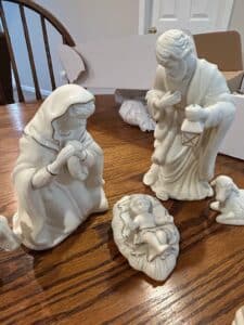 Lenox-Fine-Porcelain-Nativity-Set-second-image