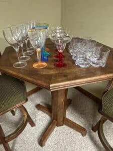 Mikhail-Darafeev-Swivel-Bar-Stools-and-Octagonal-Game-Table-third-image
