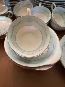 Noritake-Sheldon-Pattern-China-Set-second-image