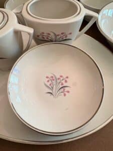 Princess-China-Tru-Tone-Flair-Pattern-Dinnerware-Set-second-image