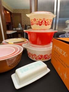 Pyrex-Vintage-Kitchenware-Collection-second-image