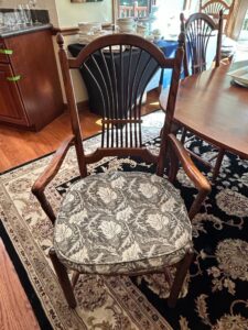 Richard-Honquest-Fine-Furnishings-Dining-Set-second-image