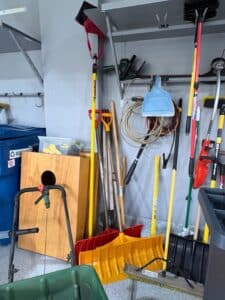 Rubbermaid-Mobile-Workcenter-second-image