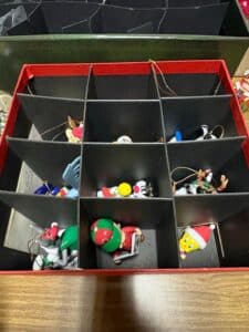 The-Bradford-Editions-Bugs-Bunny-Friends-Christmas-Ornaments-Set-second-image