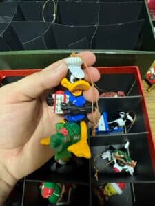 The-Bradford-Editions-Bugs-Bunny-Friends-Christmas-Ornaments-Set-third-image