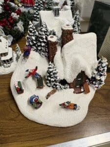 Thomas-Kinkade-Hawthorne-Village-Christmas-Collection-third-image