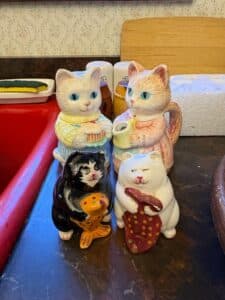 Vintage-Avon-Country-Purr-fection-Ceramic-Cat-Set