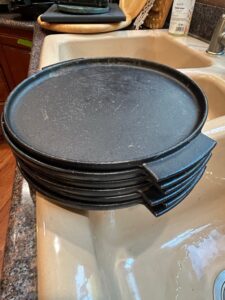 Vintage-Cast-Iron-Round-Griddle-Set-second-image