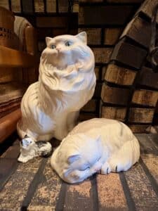 Vintage-Ceramic-Persian-Cat-Figurine-Trio