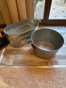 Vintage-Galvanized-Metal-Tubs-with-Wood-Handles