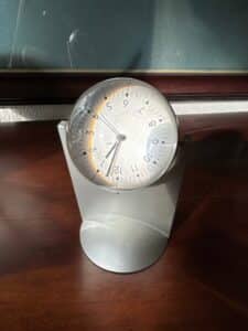 Vintage-Magnifying-Glass-Ball-Desk-Clock