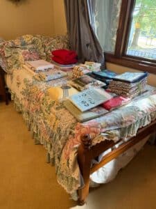 Vintage-Maple-Twin-Bedroom-Set-third-image