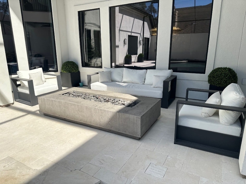 Bentwater APPOINTMENT SALE – Beautiful Designer Home in Montgomery – Blue Moon NW Houston!!!!