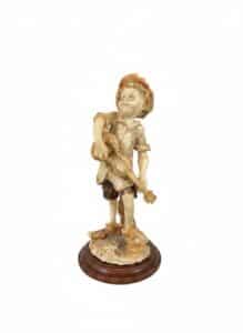 Giuseppe-Armani-Boy-Playing-Lute-Figurine